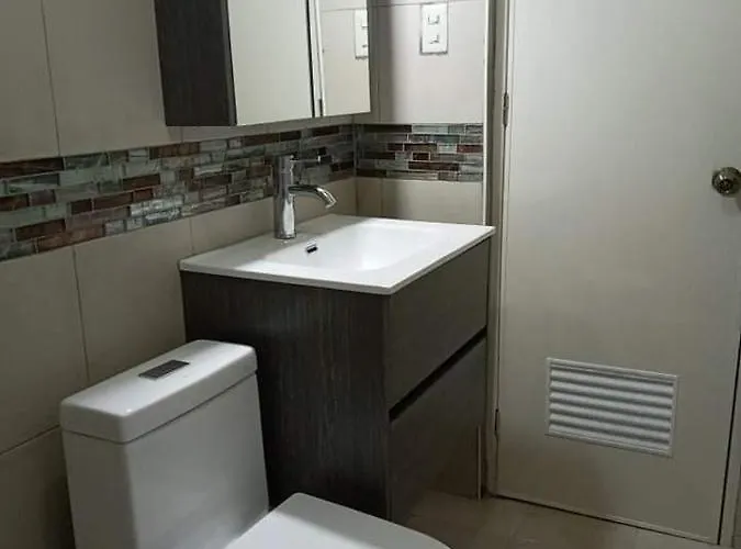 Affordable 2 Bedroom 2 Ba W/ Skycable, Netflix, & Amazon Prime アパート