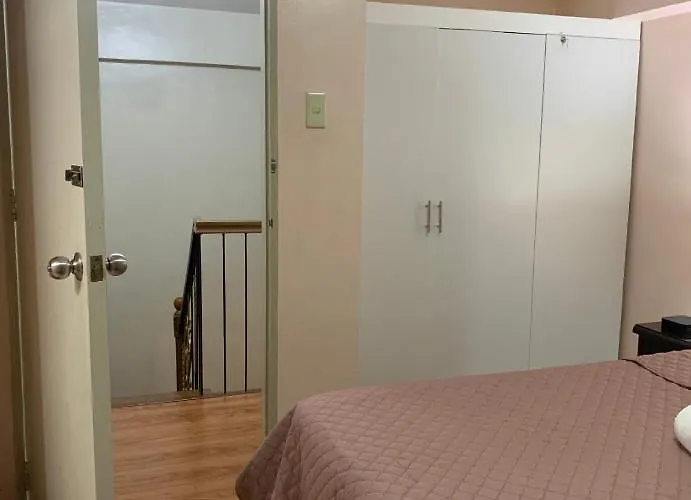 Affordable 2 Bedroom 2 Ba W/ Skycable, Netflix, & Amazon Prime アパート マニラ市