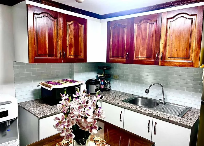 Affordable 2 Bedroom 2 Ba W/ Skycable, Netflix, & Amazon Prime