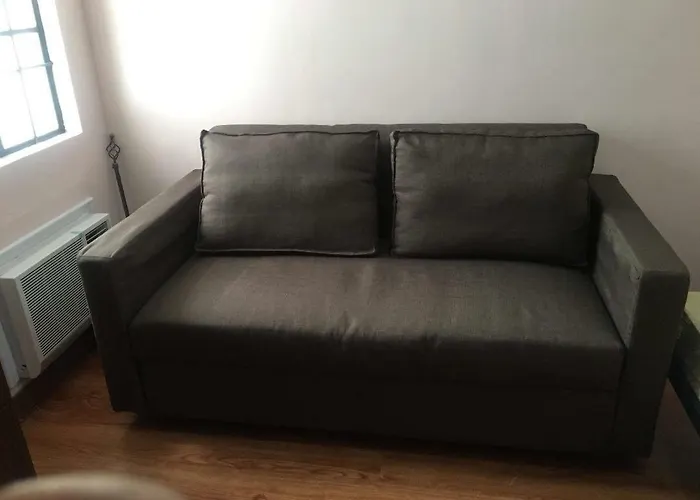 Affordable 2 Bedroom 2 Ba W/ Skycable, Netflix, & Amazon Prime * マニラ市