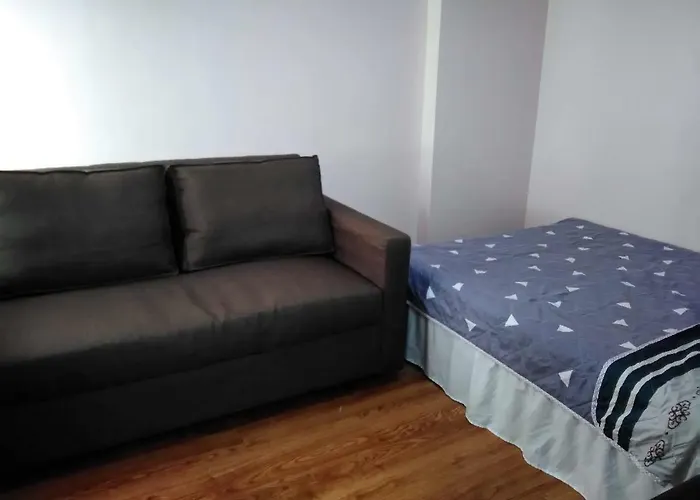 Affordable 2 Bedroom 2 Ba W/ Skycable, Netflix, & Amazon Prime アパート マニラ市