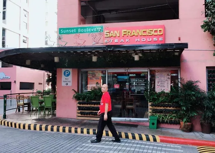 Affordable 2 Bedroom 2 Ba W/ Skycable, Netflix, & Amazon Prime マニラ市